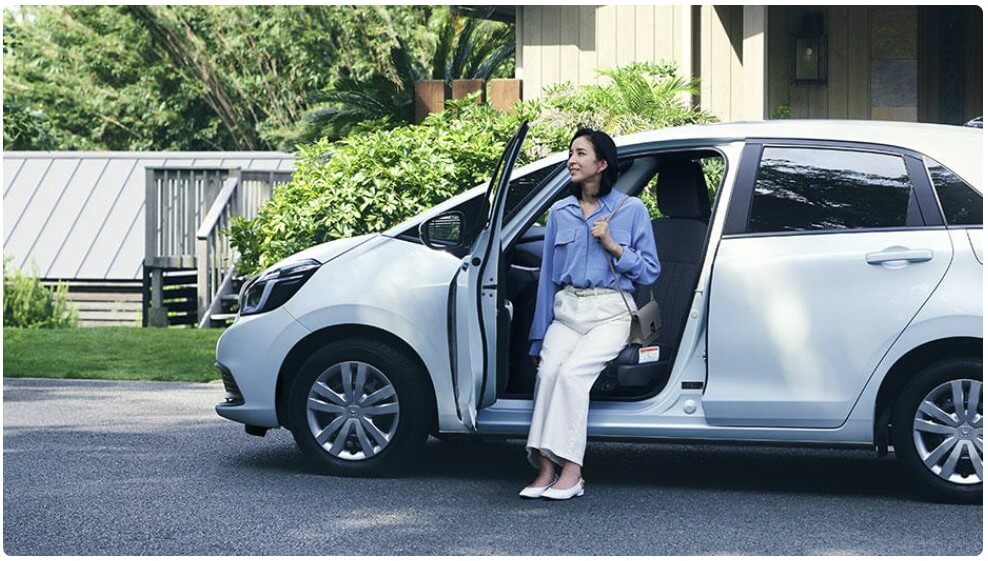 ホンダフィットのドアミラー自動格納設定の概要と活用方法