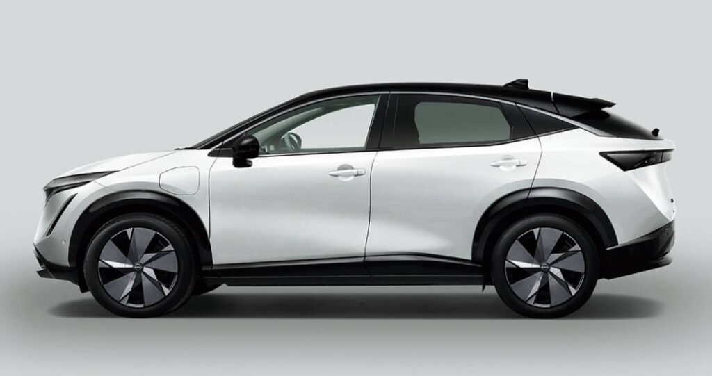日産アリアの口コミをもとに購入を検討する