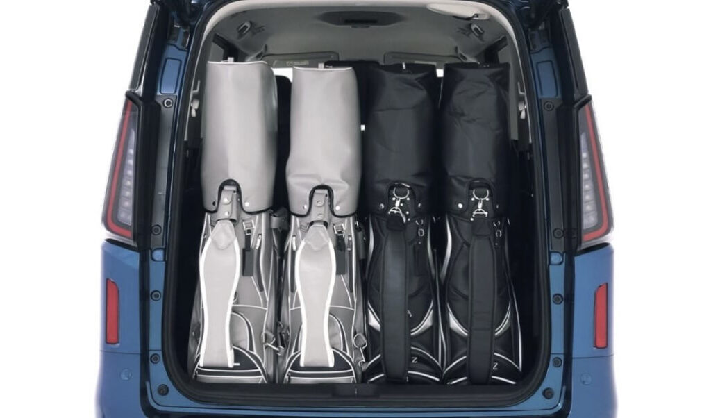 サイズ感と駐車のしやすさはどちらが有利?