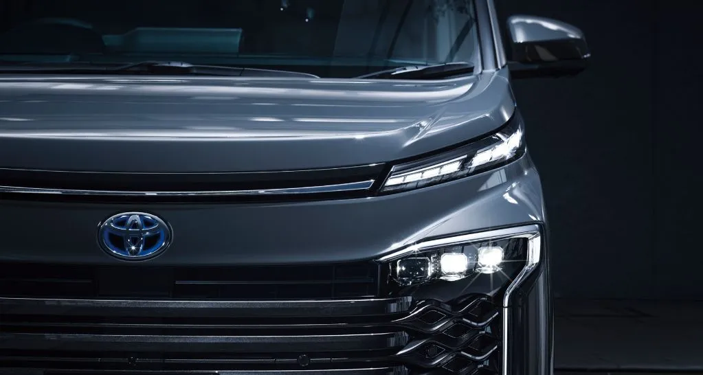 ヴォクシーの新車乗り出し価格と購入のポイント