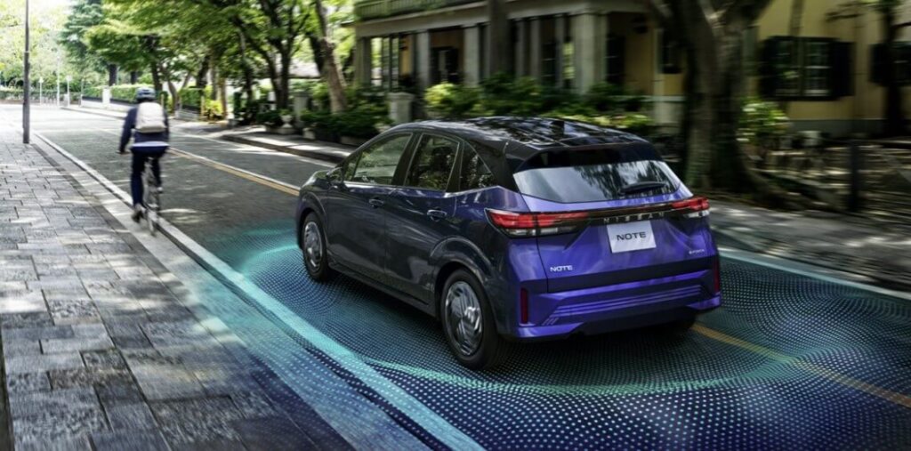 日産ノートのサイズ、旧型と新型の違いは?