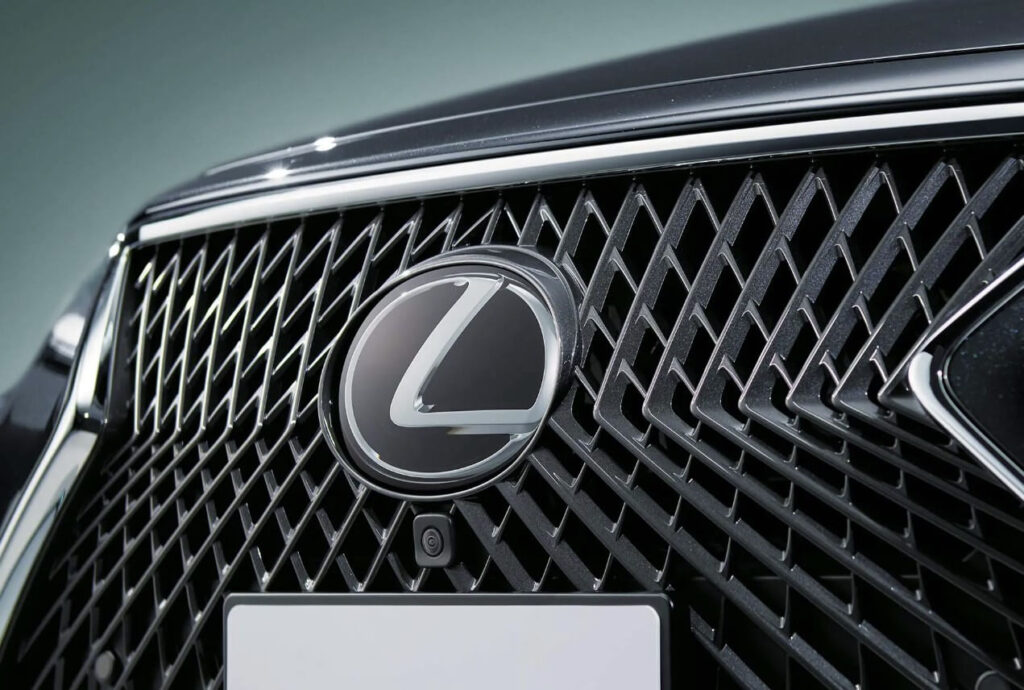 レクサスLS フルモデルチェンジ2025の進化と他モデル比較