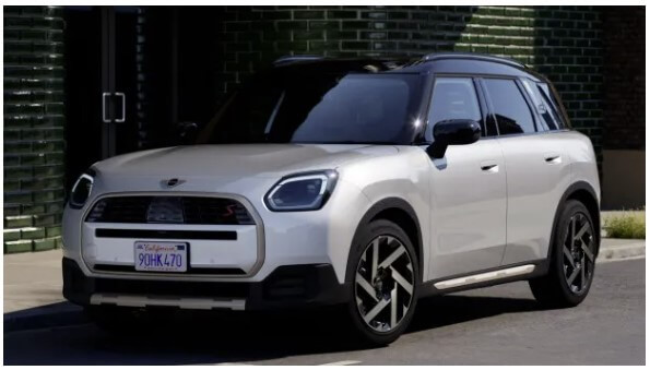 ミニクーパーの新古車の魅力と選び方
